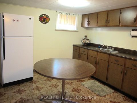 Photo 29 at 4 Rosalie Avenue, CFB, Toronto