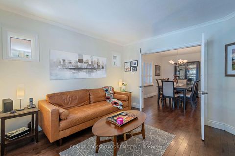 Photo 11 at 463 Milverton Boulevard, Danforth, Toronto