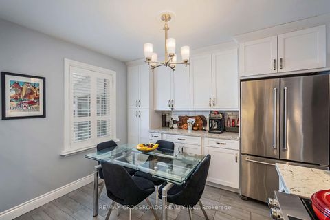 Photo 13 at 463 Milverton Boulevard, Danforth, Toronto