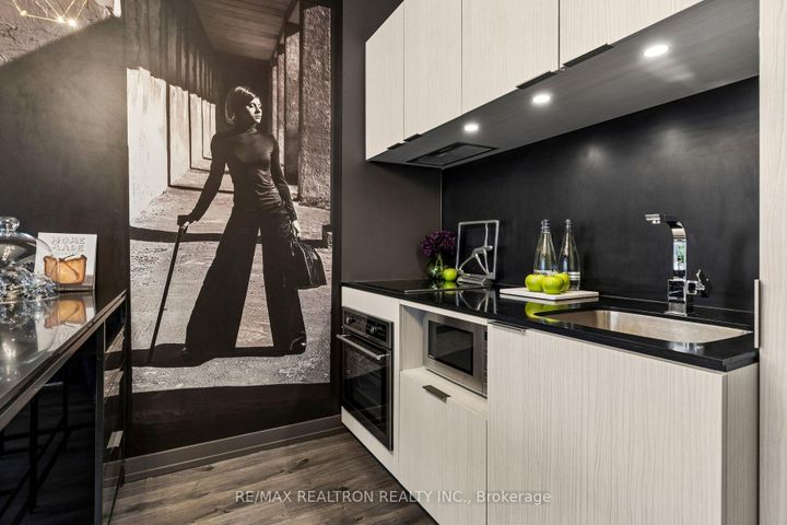 Photo 7 at 905 - 77 Shuter Street, Yonge Corridor, Toronto