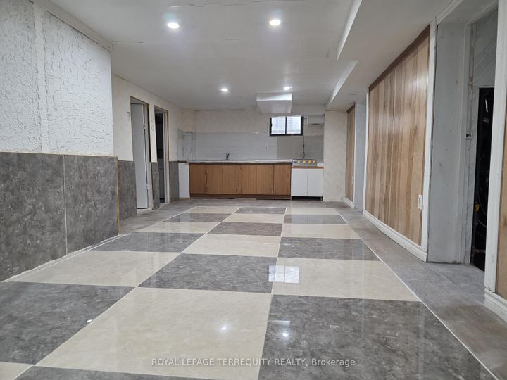 Photo 7 at 34 Downsview Avenue, CFB, Toronto