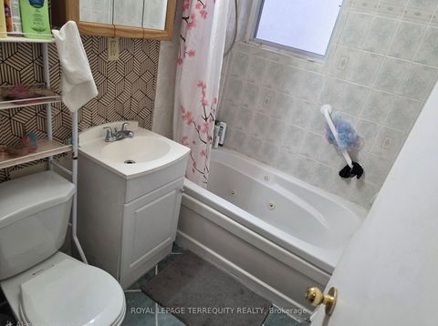 Photo 6 at 34 Downsview Avenue, CFB, Toronto