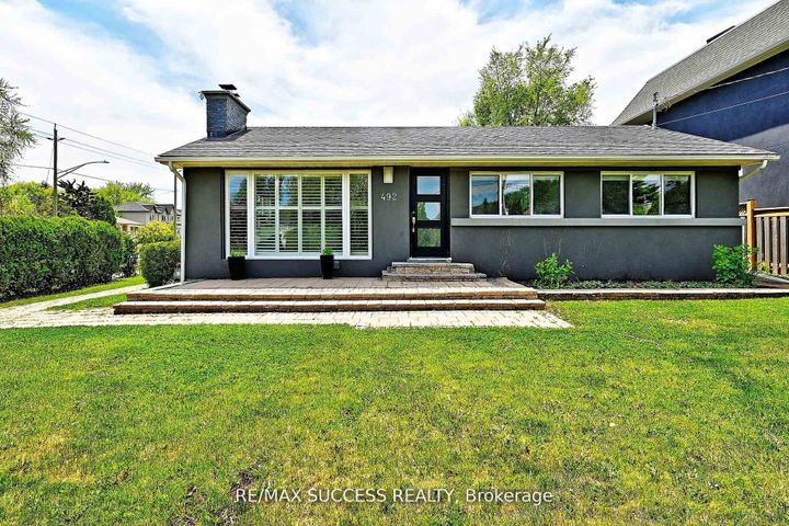 Photo 1 at 492 Sherin Drive, WO West, Oakville