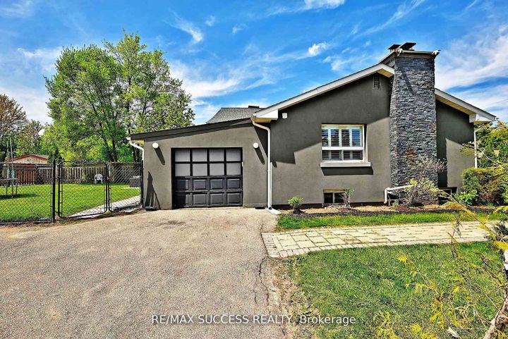 Photo 4 at 492 Sherin Drive, WO West, Oakville