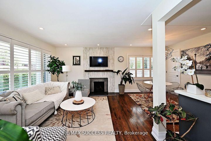 Photo 7 at 492 Sherin Drive, WO West, Oakville