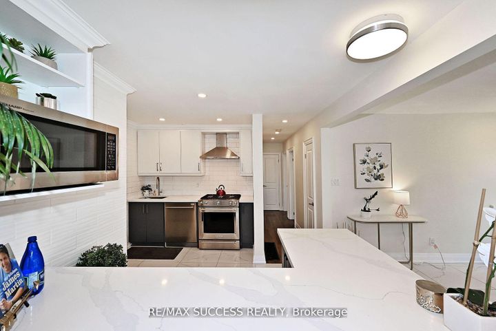 Photo 13 at 492 Sherin Drive, WO West, Oakville