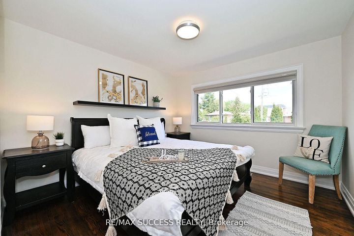 Photo 14 at 492 Sherin Drive, WO West, Oakville