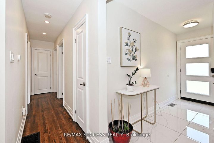 Photo 17 at 492 Sherin Drive, WO West, Oakville