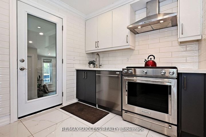 Photo 18 at 492 Sherin Drive, WO West, Oakville