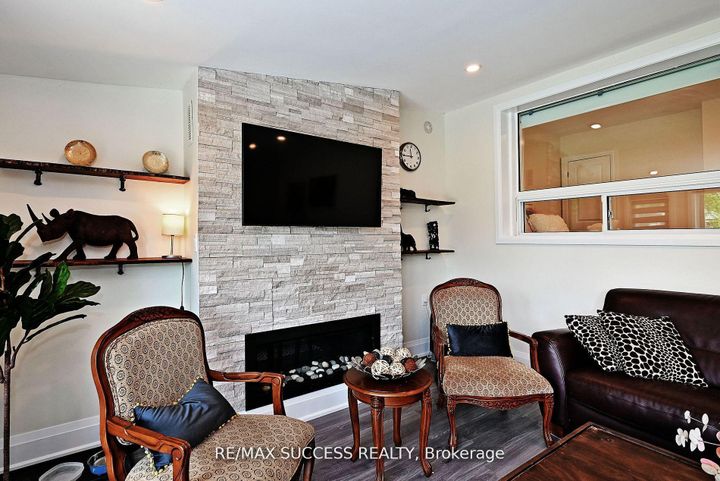 Photo 19 at 492 Sherin Drive, WO West, Oakville