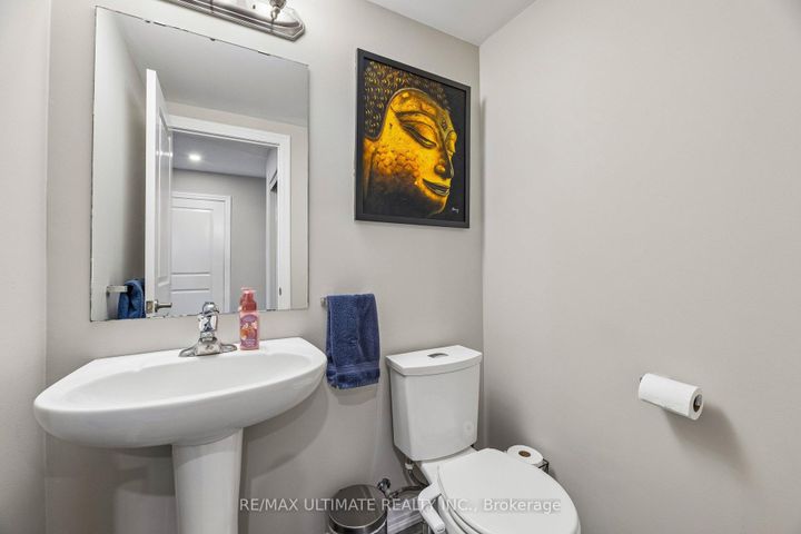 Photo 9 at 1825 Silverstone Crescent, Samac, Oshawa