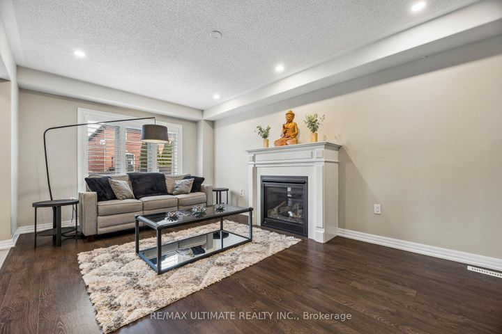 Photo 10 at 1825 Silverstone Crescent, Samac, Oshawa