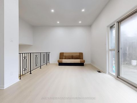 Photo 2 at 4 - 374 Driftwood Avenue, Black Creek, Toronto