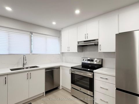 Photo 10 at 4 - 374 Driftwood Avenue, Black Creek, Toronto