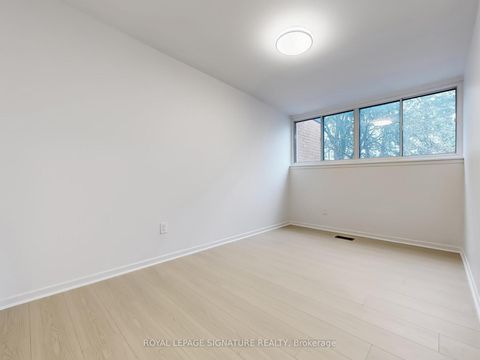 Photo 13 at 4 - 374 Driftwood Avenue, Black Creek, Toronto