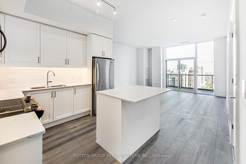 Photo 3 at 1704 - 10 Gatineau Drive, Beverley Glen, Vaughan