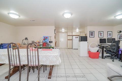 Photo 10 at 7 Bimini Crescent, Black Creek, Toronto