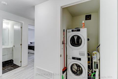 Photo 22 at 1505 - 11 David Eyer Road, Rural Richmond Hill, Richmond Hill