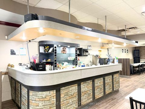 Photo 2 at 9 - 2437 Finch Avenue W, Humbermede, Toronto