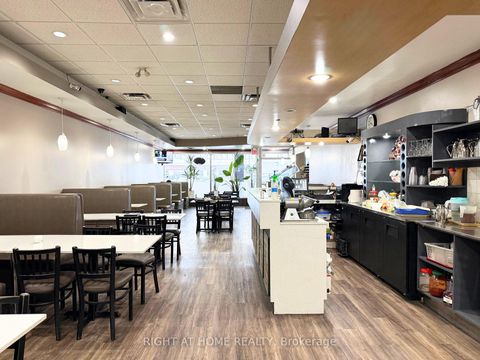 Photo 3 at 9 - 2437 Finch Avenue W, Humbermede, Toronto