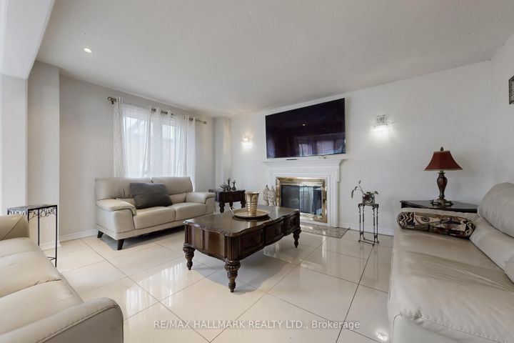 Photo 10 at 97 Stave Crescent, Westbrook, Richmond Hill