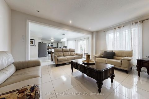 Photo 12 at 97 Stave Crescent, Westbrook, Richmond Hill