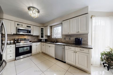 Photo 14 at 97 Stave Crescent, Westbrook, Richmond Hill