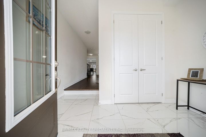 Photo 2 at 43 Clockwork Drive, Northwest Brampton, Brampton