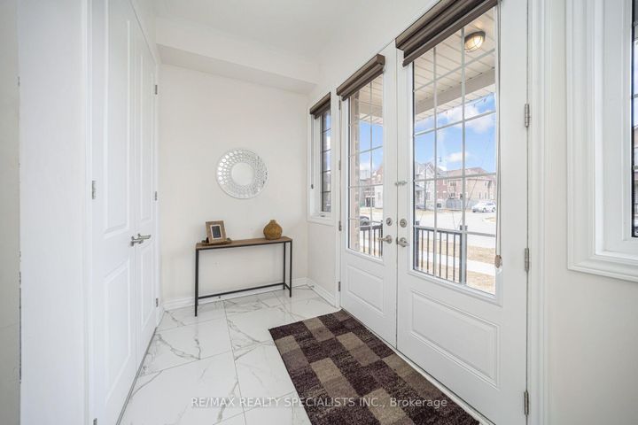 Photo 3 at 43 Clockwork Drive, Northwest Brampton, Brampton