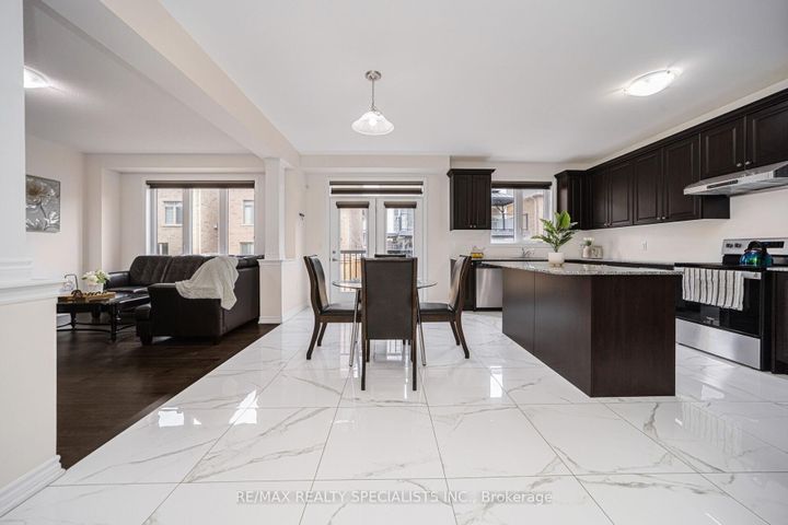 Photo 11 at 43 Clockwork Drive, Northwest Brampton, Brampton