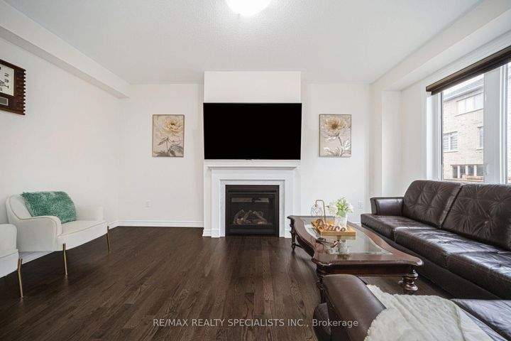 Photo 13 at 43 Clockwork Drive, Northwest Brampton, Brampton