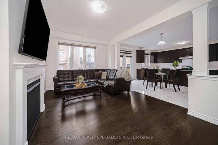 Photo 14 at 43 Clockwork Drive, Northwest Brampton, Brampton