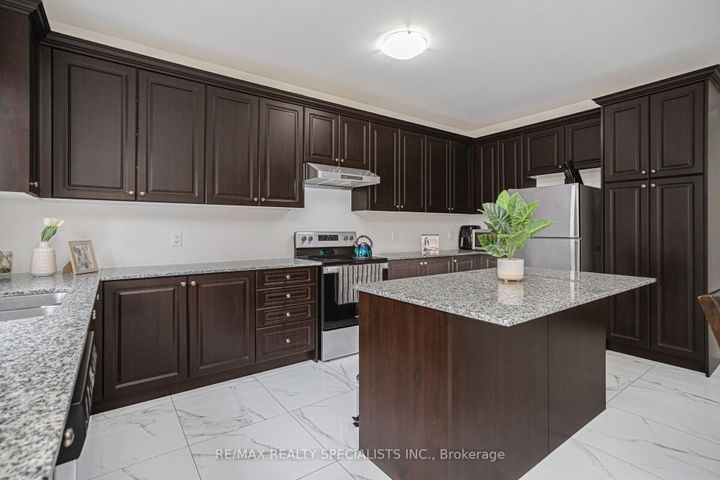 Photo 17 at 43 Clockwork Drive, Northwest Brampton, Brampton