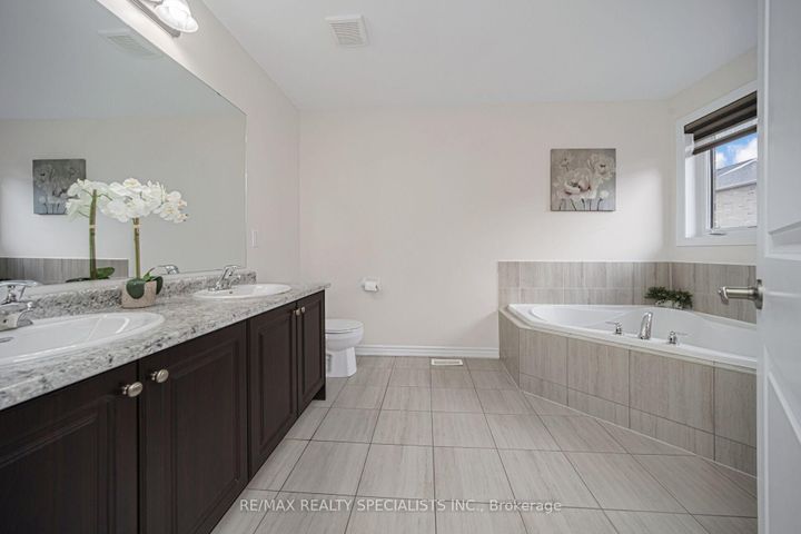 Photo 26 at 43 Clockwork Drive, Northwest Brampton, Brampton