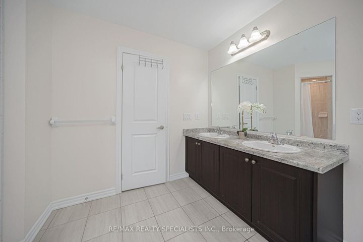 Photo 27 at 43 Clockwork Drive, Northwest Brampton, Brampton