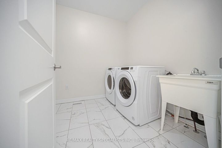 Photo 42 at 43 Clockwork Drive, Northwest Brampton, Brampton