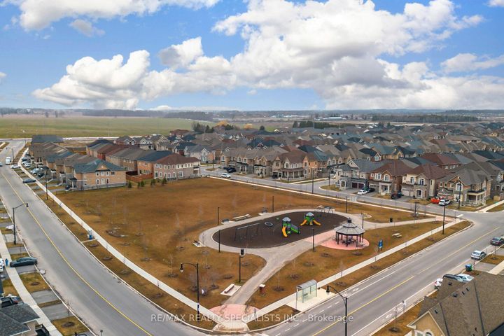 Photo 46 at 43 Clockwork Drive, Northwest Brampton, Brampton