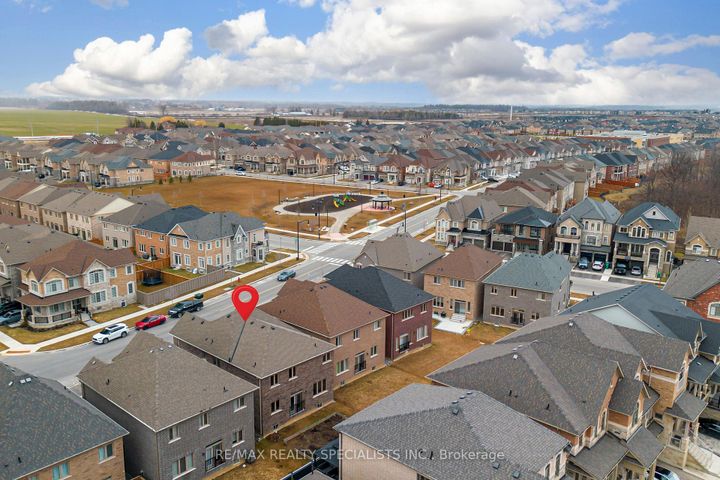 Photo 47 at 43 Clockwork Drive, Northwest Brampton, Brampton