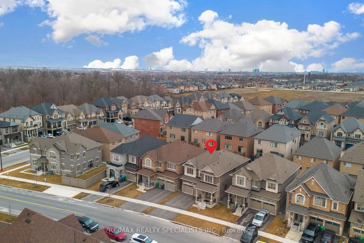 Photo 49 at 43 Clockwork Drive, Northwest Brampton, Brampton