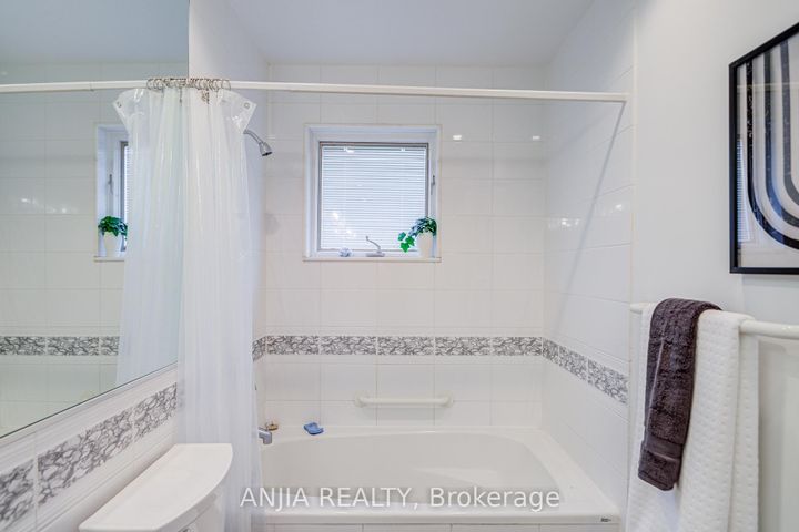 Photo 26 at 11 Drakefield Road, Bullock, Markham