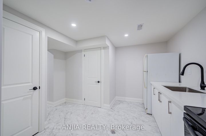 Photo 33 at 11 Drakefield Road, Bullock, Markham