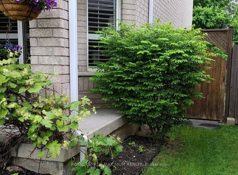 Photo 6 at 50 Panorama Crescent, Elder Mills, Vaughan