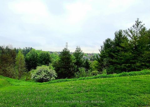 Photo 8 at 50 Panorama Crescent, Elder Mills, Vaughan