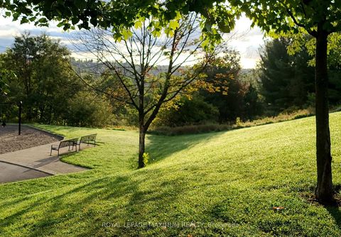 Photo 9 at 50 Panorama Crescent, Elder Mills, Vaughan