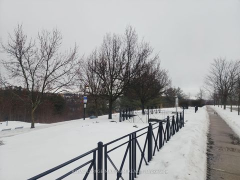 Photo 10 at 50 Panorama Crescent, Elder Mills, Vaughan