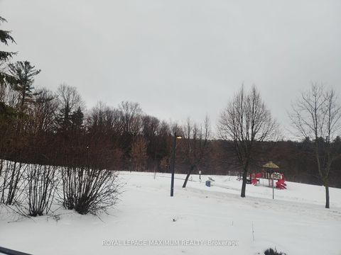 Photo 11 at 50 Panorama Crescent, Elder Mills, Vaughan