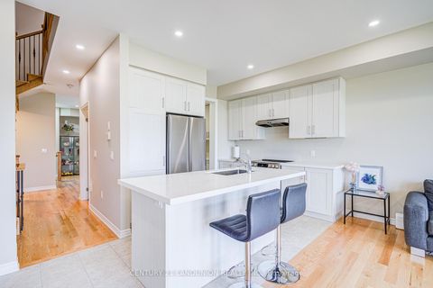 Photo 6 at 65 Puisaya Drive, Rural Richmond Hill, Richmond Hill