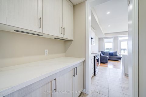 Photo 9 at 65 Puisaya Drive, Rural Richmond Hill, Richmond Hill