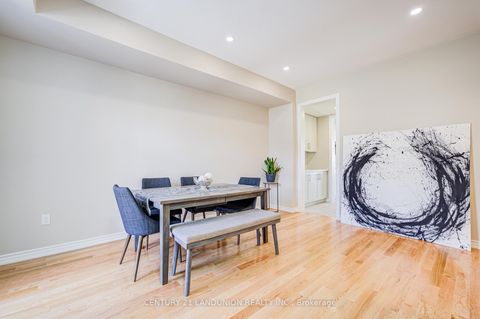 Photo 10 at 65 Puisaya Drive, Rural Richmond Hill, Richmond Hill