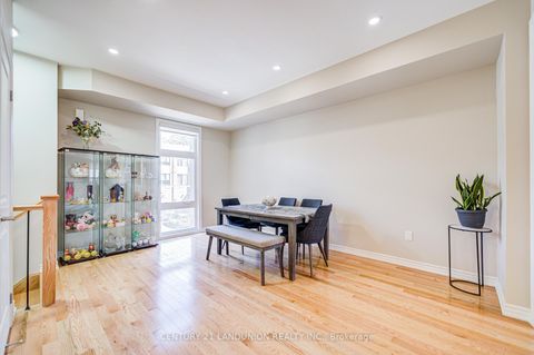 Photo 12 at 65 Puisaya Drive, Rural Richmond Hill, Richmond Hill